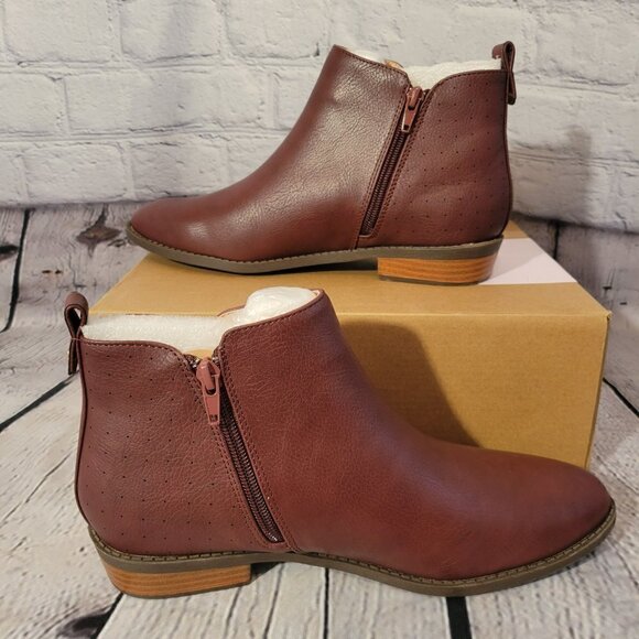 Journee Collection Women's Ellis Bootie - Picture 5 of 8